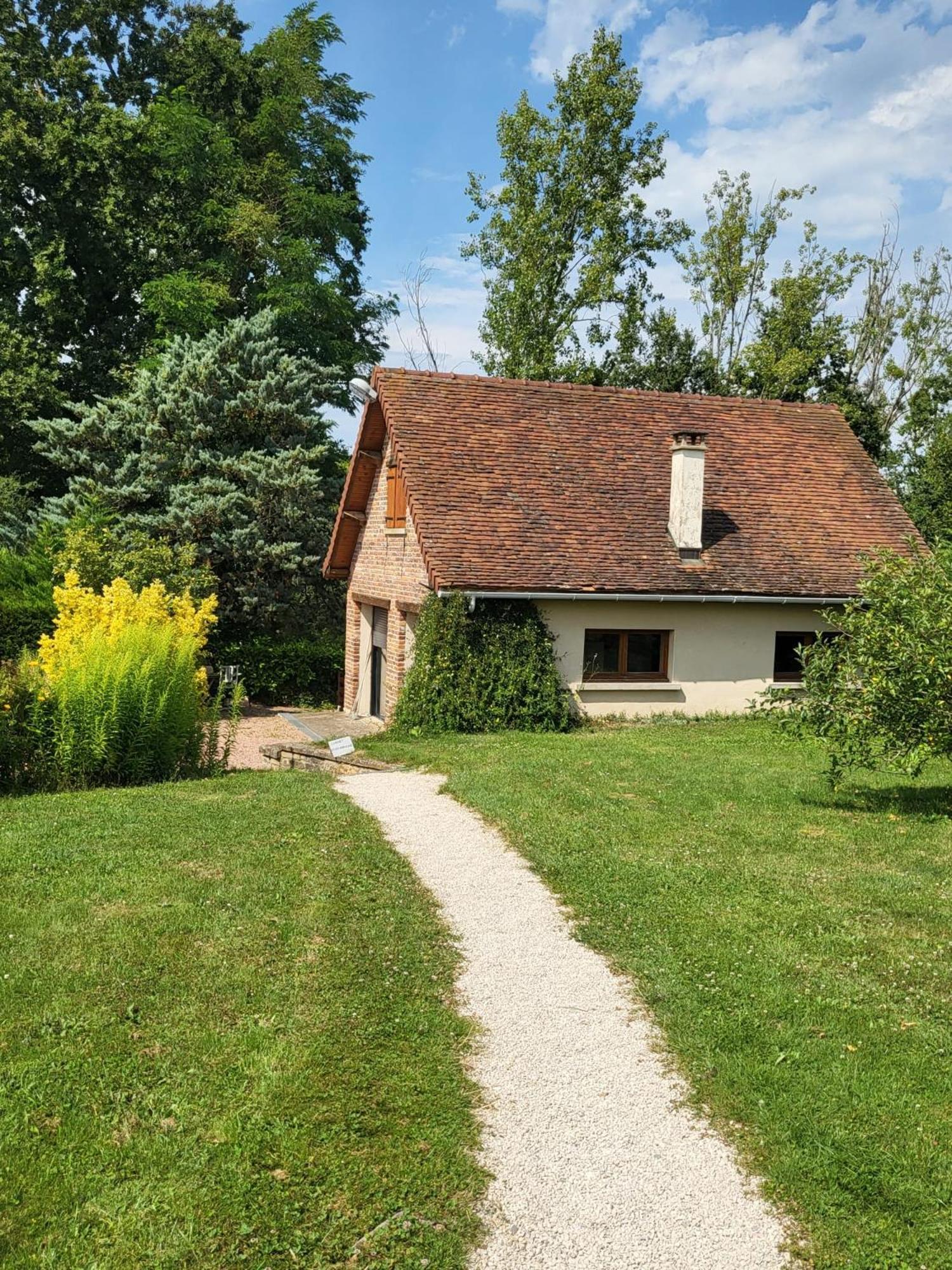 Gites Saint-Germain Saint-Germain-du-Bois Exterior foto